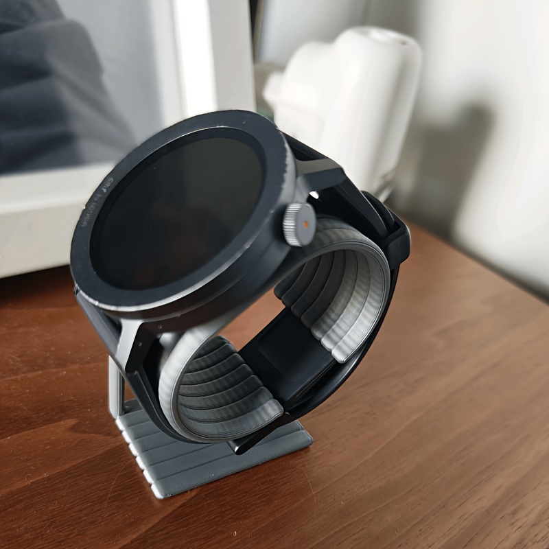 Minimalistyczna podstawka na z – Jewels On Watches recenzja i cena